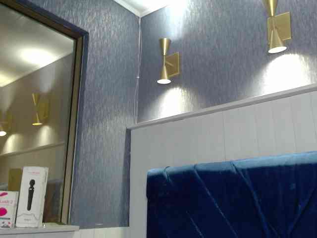 EmilyQueen3xx webcam