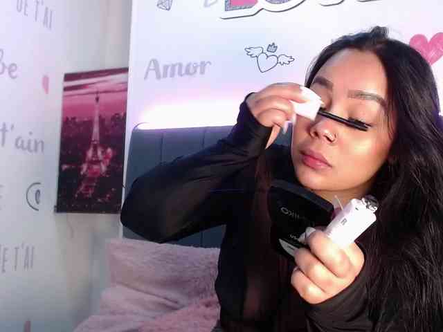 EmilyQueen3xx webcam