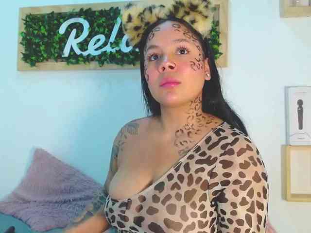 EmilyQueen3xx webcam