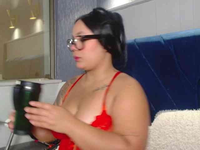 EmilyQueen3xx webcam