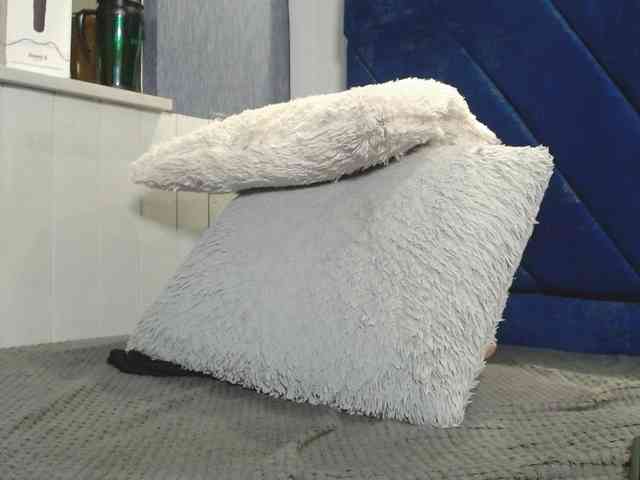 EmilyQueen3xx webcam