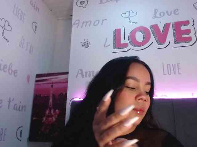 EmilyQueen3xx webcam