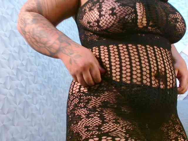 EmilyQueen3xx webcam