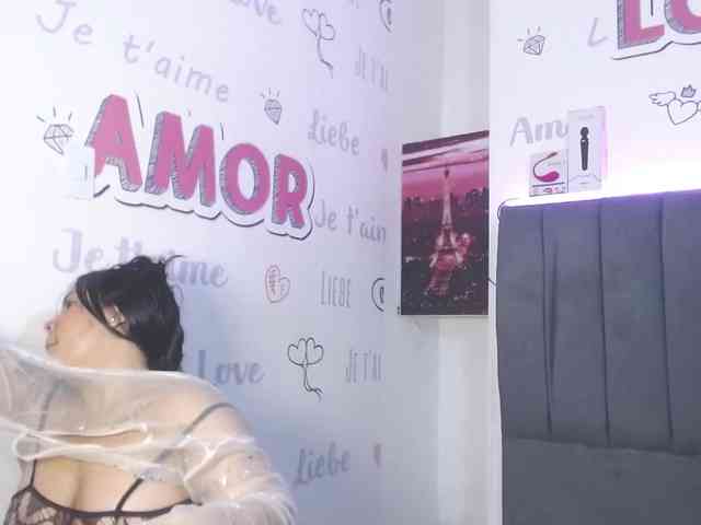 EmilyQueen3xx webcam