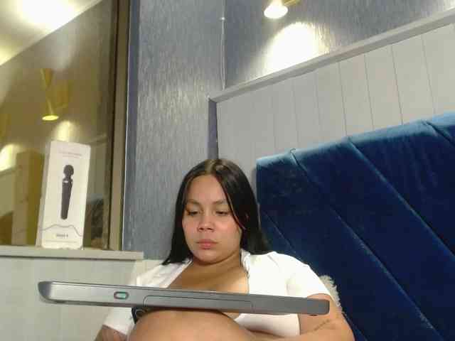 EmilyQueen3xx webcam