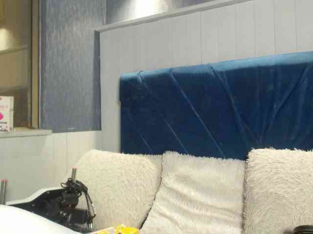 EmilyQueen3xx webcam