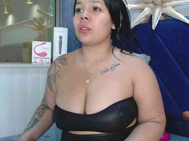 EmilyQueen3xx webcam