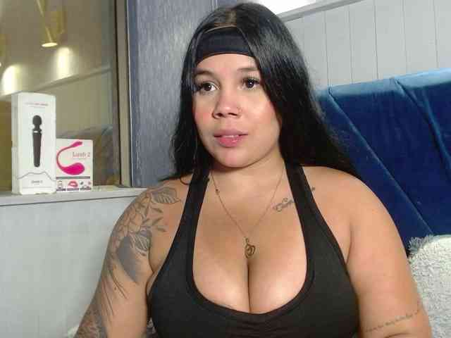 EmilyQueen3xx webcam