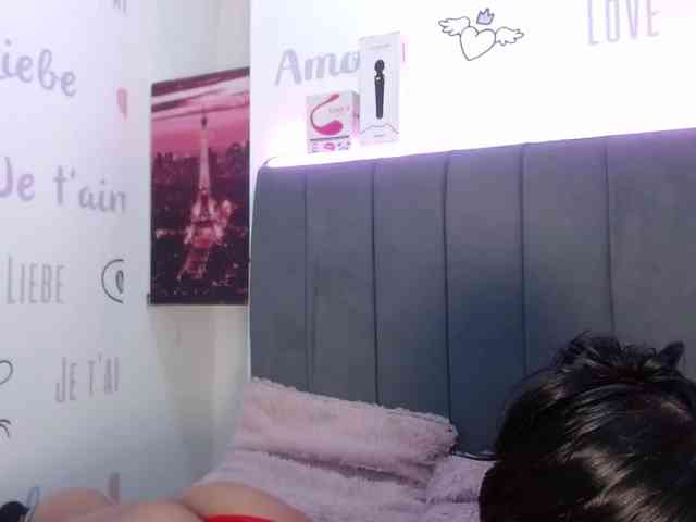 EmilyQueen3xx webcam