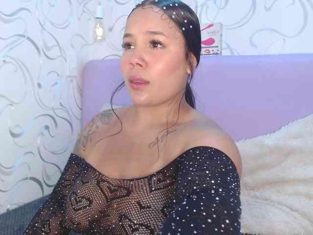 EmilyQueen3xx webcam