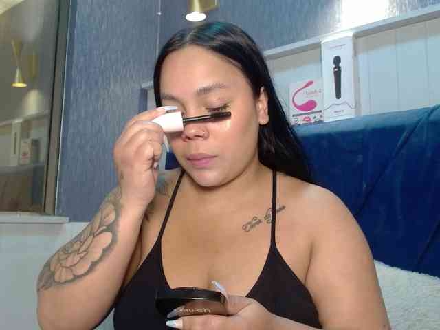 EmilyQueen3xx webcam