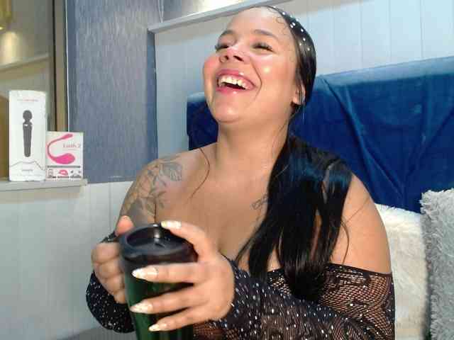 EmilyQueen3xx webcam