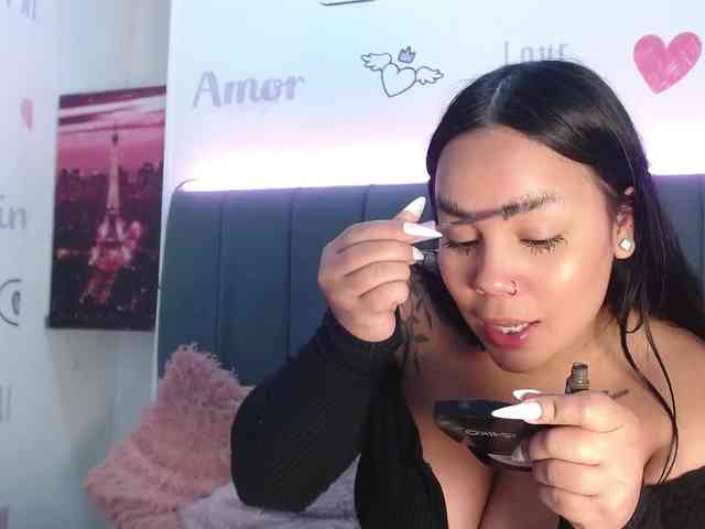 EmilyQueen3xx webcam