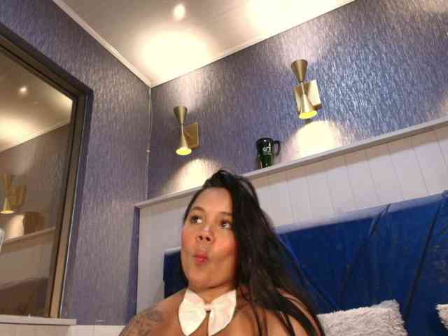 EmilyQueen3xx webcam