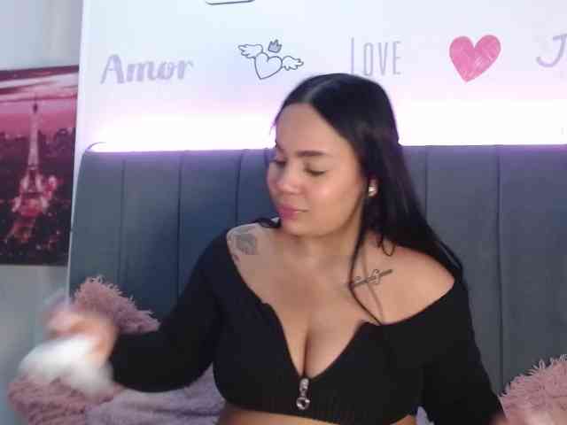EmilyQueen3xx webcam