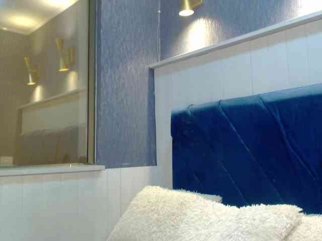 EmilyQueen3xx webcam