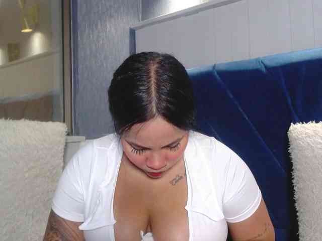 EmilyQueen3xx webcam