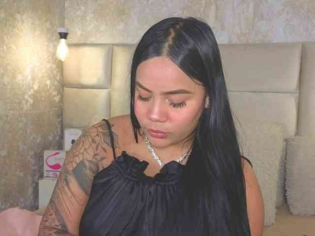 EmilyQueen3xx webcam