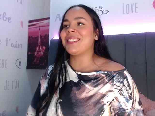 EmilyQueen3xx webcam