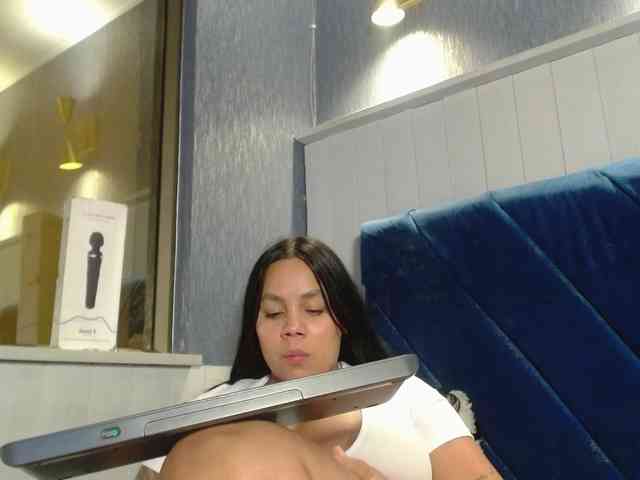 EmilyQueen3xx webcam