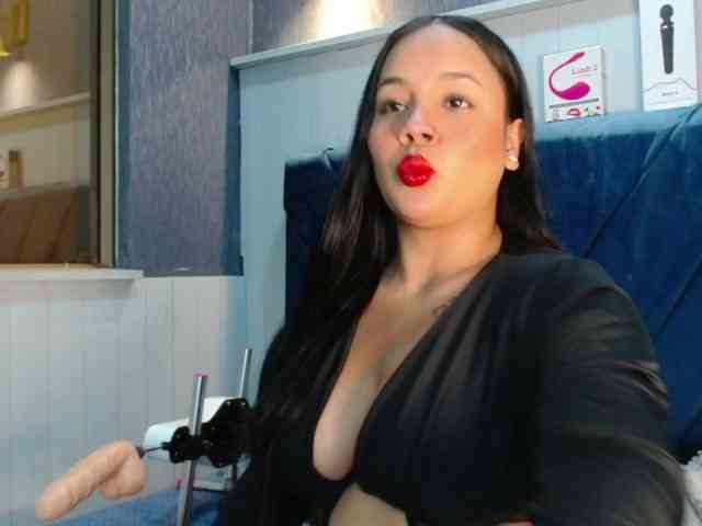 EmilyQueen3xx webcam