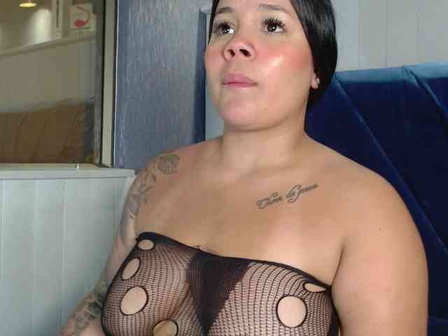 EmilyQueen3xx webcam