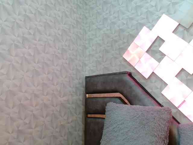 EmilyQueen3xx webcam