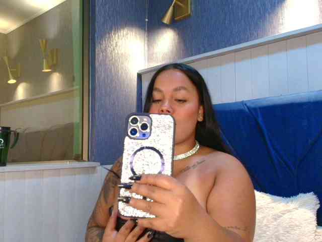 EmilyQueen3xx webcam