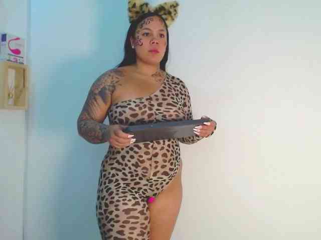 EmilyQueen3xx webcam