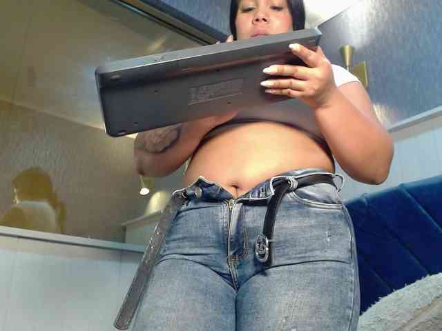 EmilyQueen3xx webcam