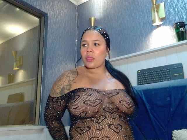 EmilyQueen3xx webcam