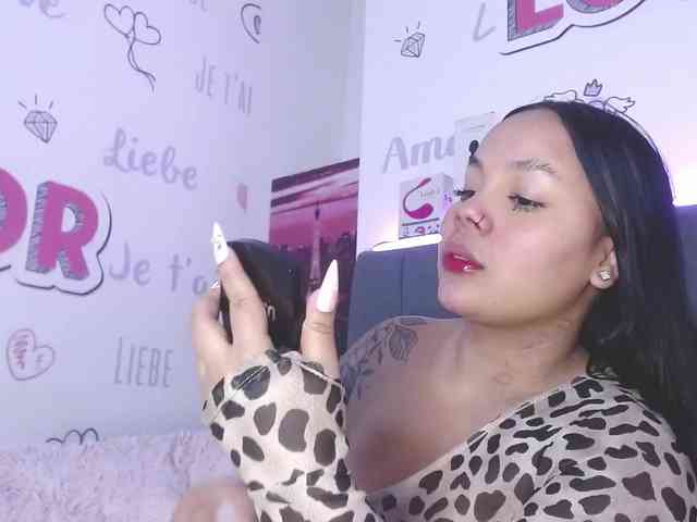 live sexcam Emilyqueen3xx