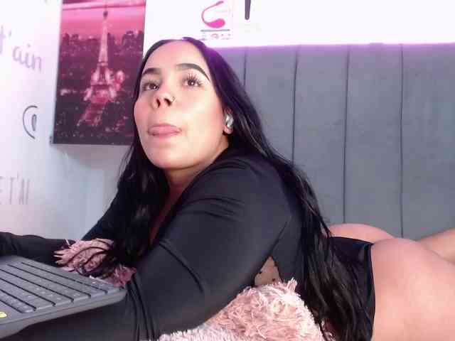 EmilyQueen3xx webcam