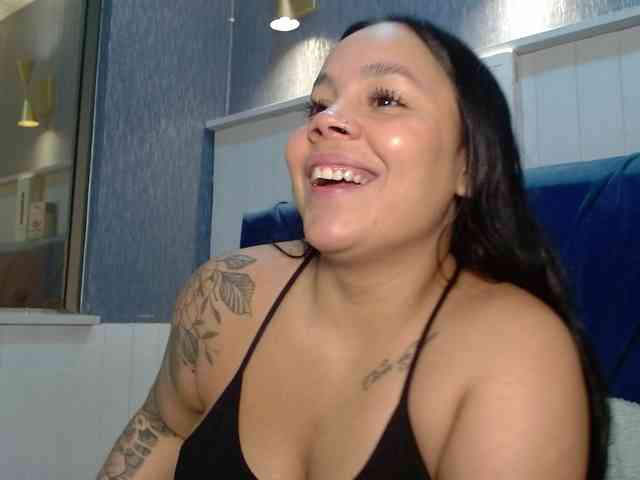 EmilyQueen3xx webcam