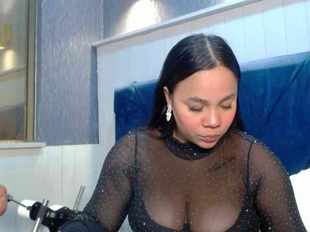 EmilyQueen3xx webcam