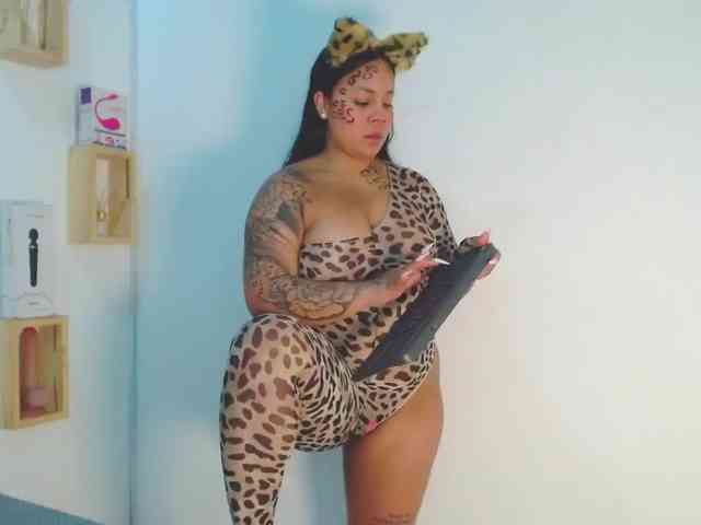 EmilyQueen3xx webcam