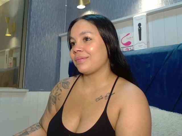 EmilyQueen3xx webcam