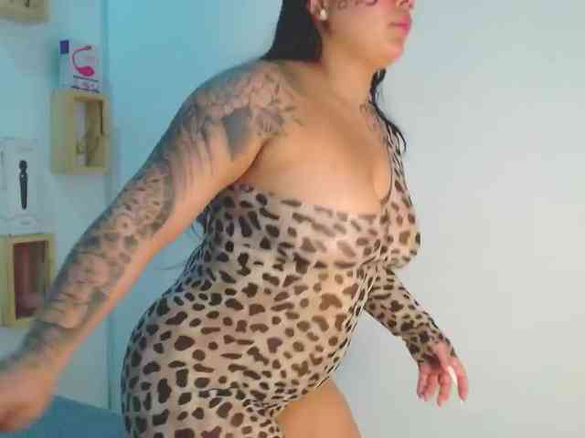 EmilyQueen3xx webcam