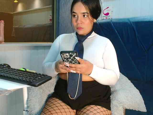 EmilyQueen3xx webcam