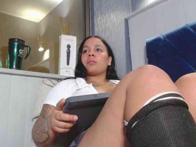 EmilyQueen3xx webcam