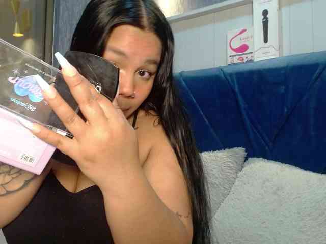 EmilyQueen3xx webcam