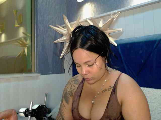 EmilyQueen3xx webcam