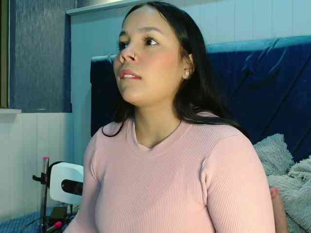 EmilyQueen3xx webcam