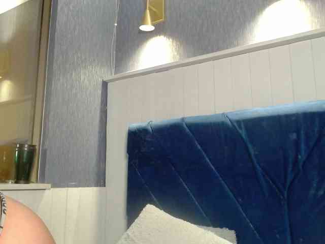 EmilyQueen3xx webcam