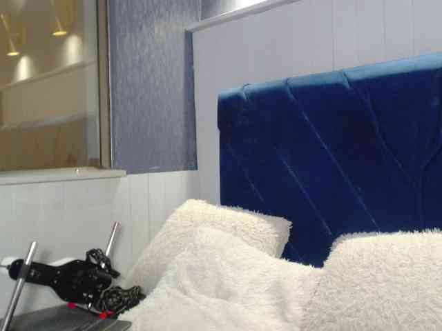 EmilyQueen3xx webcam