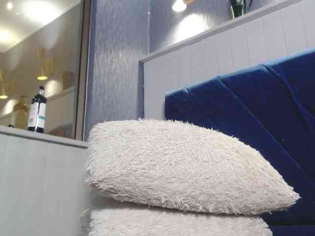 EmilyQueen3xx webcam