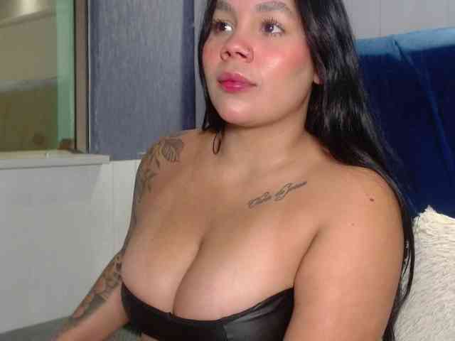 EmilyQueen3xx webcam