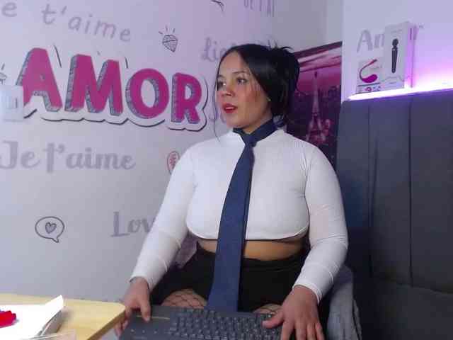 EmilyQueen3xx webcam