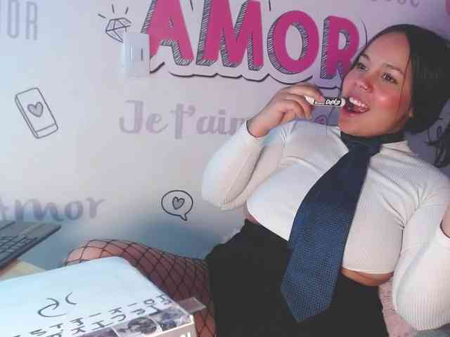 EmilyQueen3xx webcam
