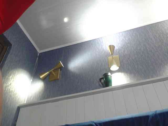 EmilyQueen3xx webcam